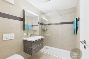 CAM02582G0-PR0024-STILL008