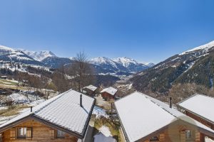 CAM02582G0-PR0027-STILL002